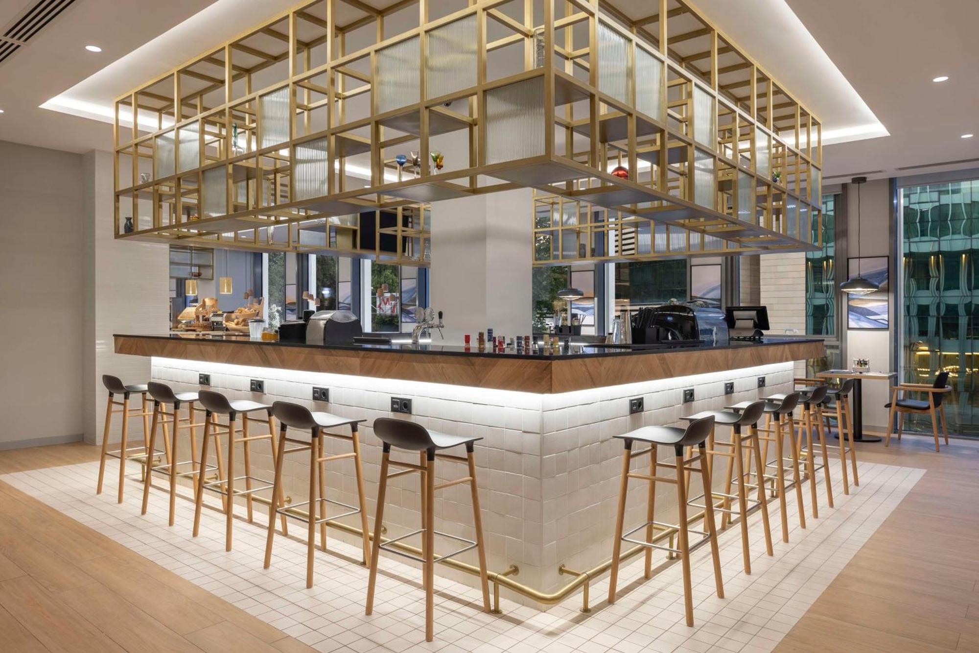 Hilton Garden Inn Tbilisi Riverview 外观 照片