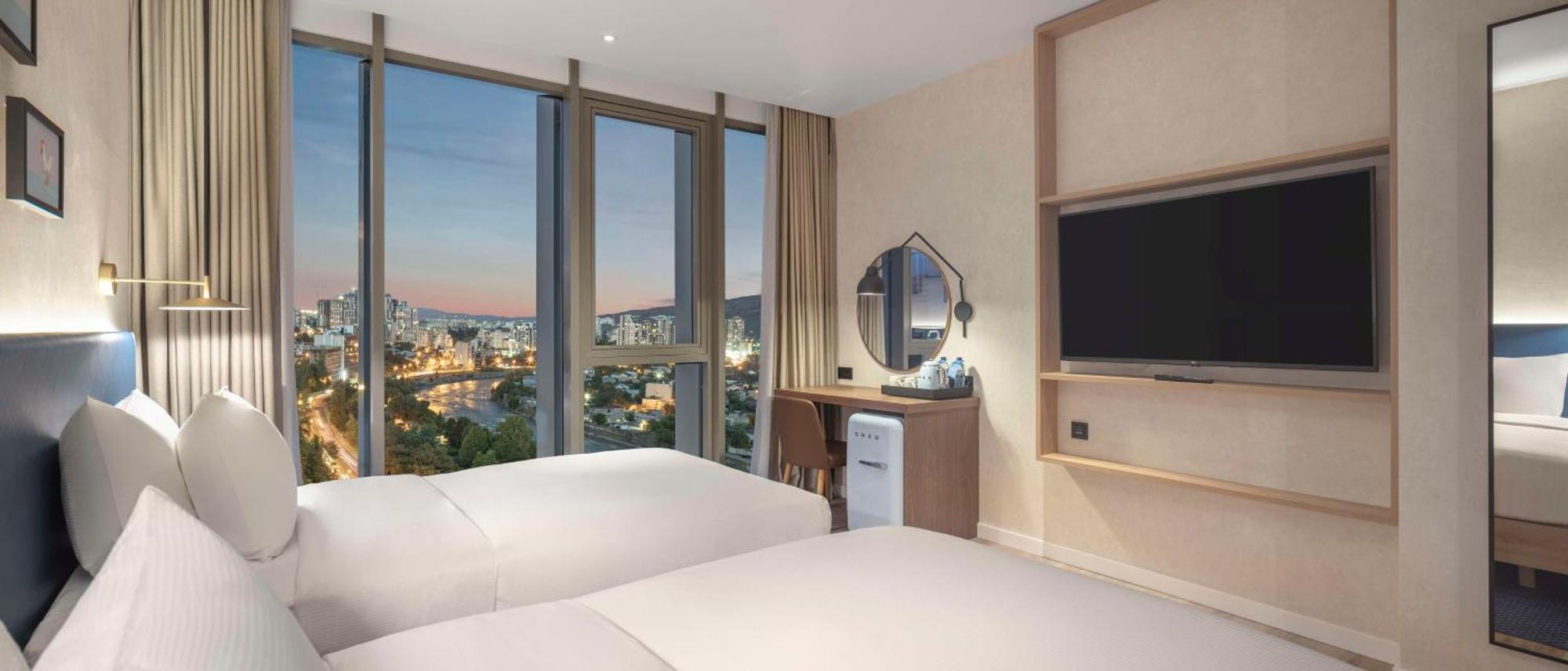Hilton Garden Inn Tbilisi Riverview 外观 照片