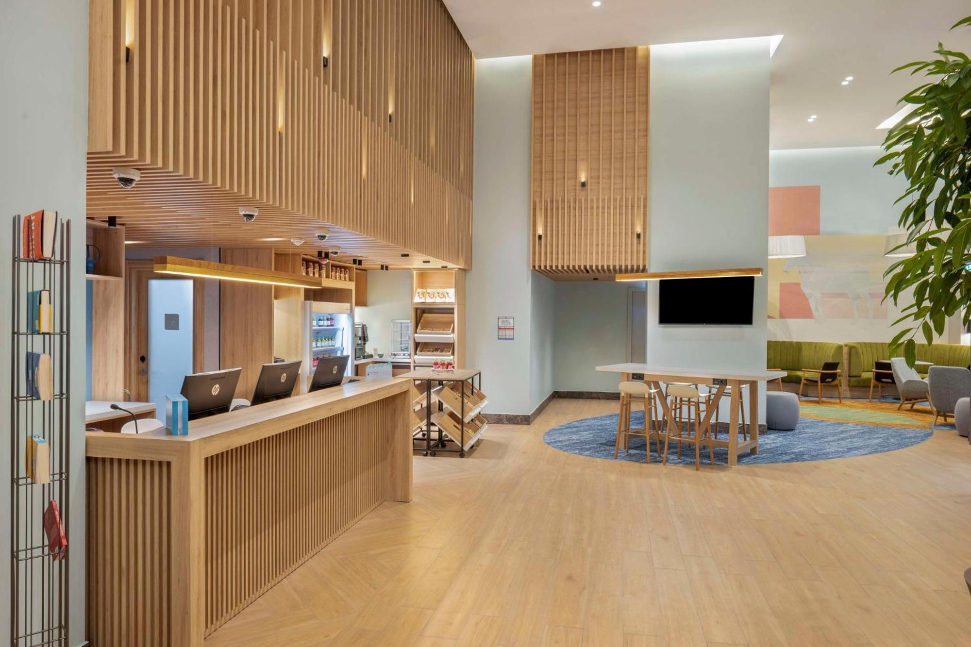 Hilton Garden Inn Tbilisi Riverview 外观 照片