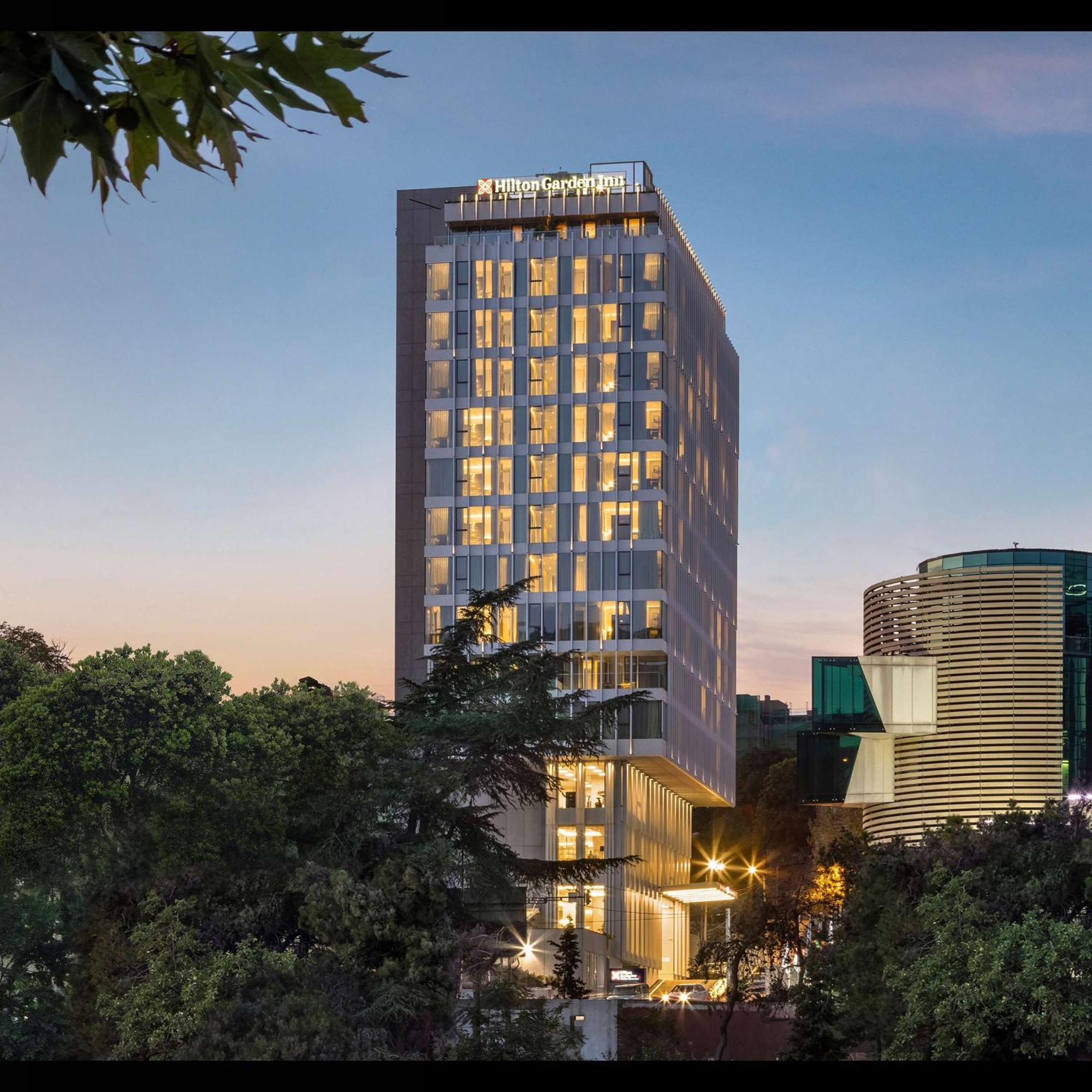 Hilton Garden Inn Tbilisi Riverview 外观 照片