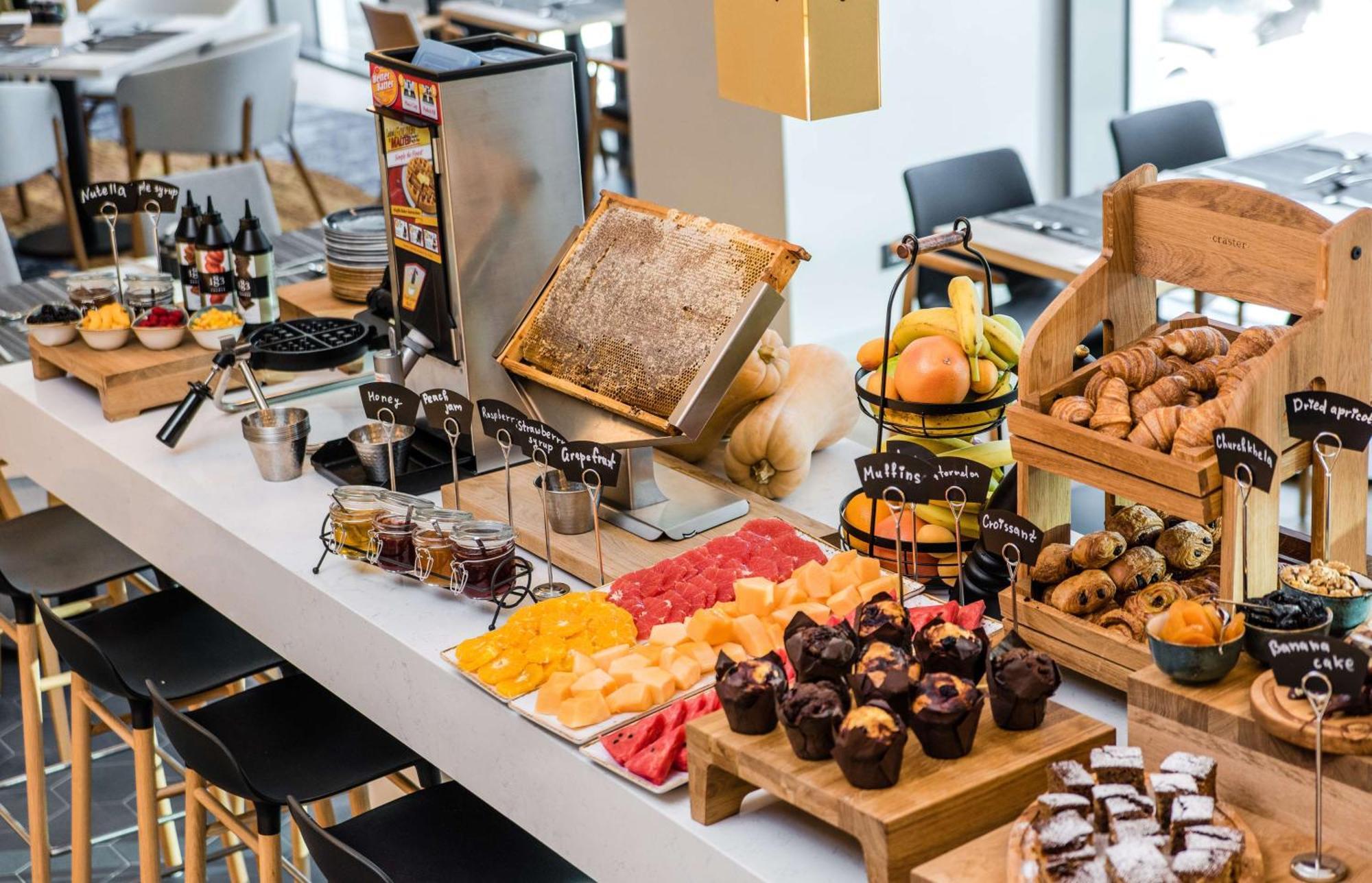 Hilton Garden Inn Tbilisi Riverview 外观 照片