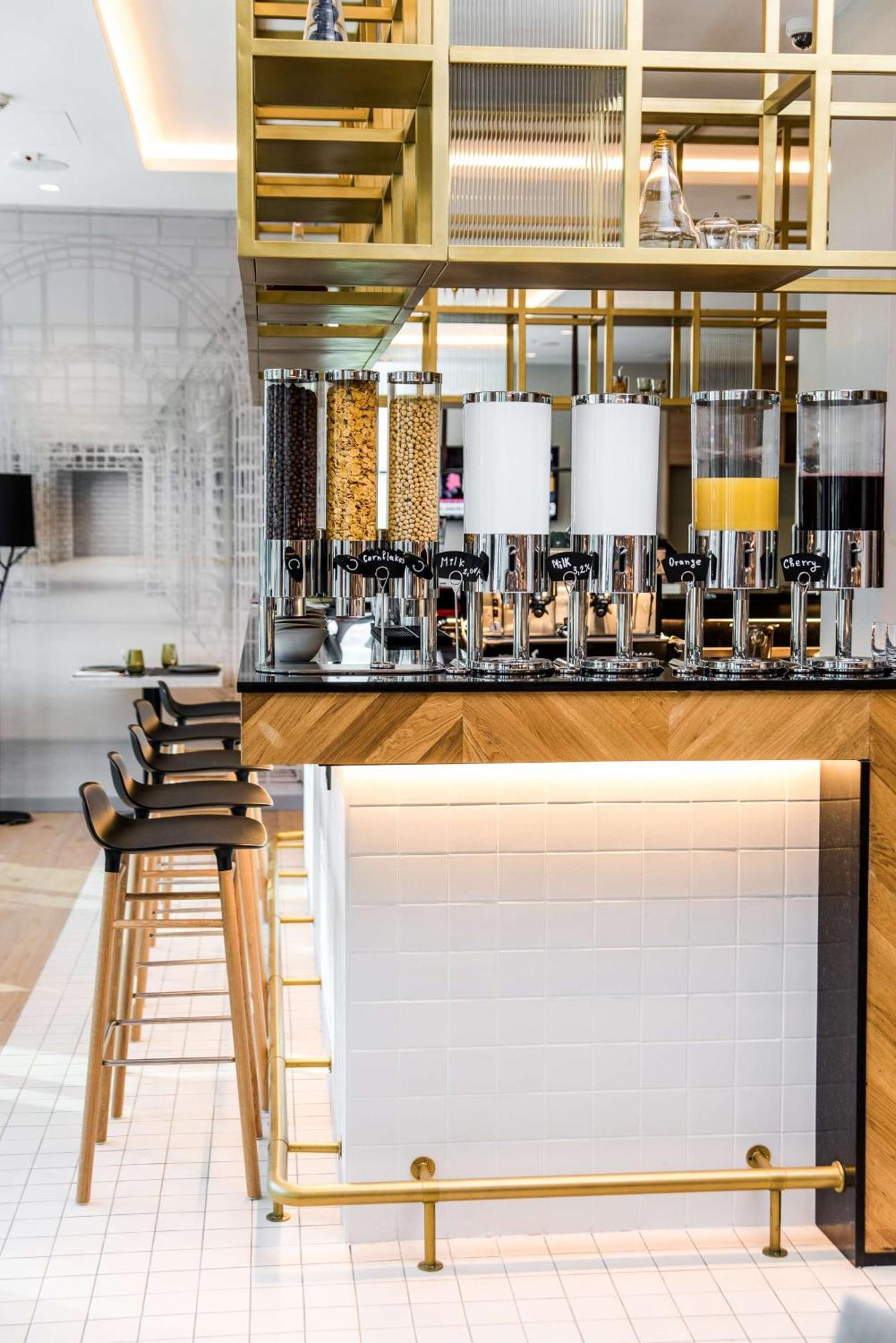 Hilton Garden Inn Tbilisi Riverview 外观 照片